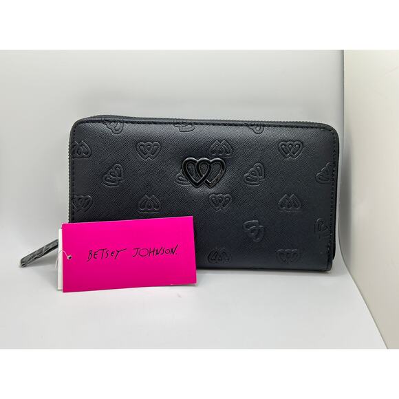 Betsey Johnson Zip Around Heart Black Embossed Wallet wristlet - Picture 6 of 6